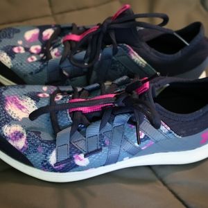 Under Armour Girl's Youth Athletic Shoes Size 5Y